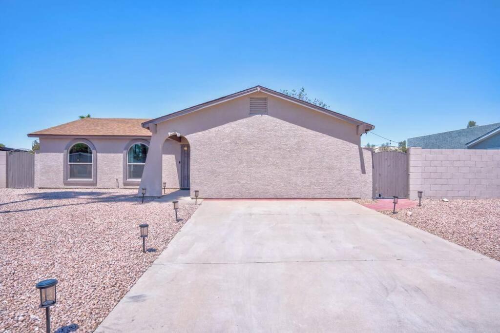 Casa de férias Fab Phx Getaway W/ Pool & Fire Pit Phoenix